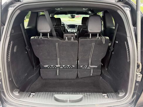 Used 2025 Chrysler Pacifica Select FWD image 11
