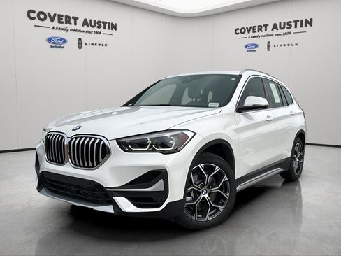 Used 2022 BMW X1 xDrive28i w/ Premium Package image 1