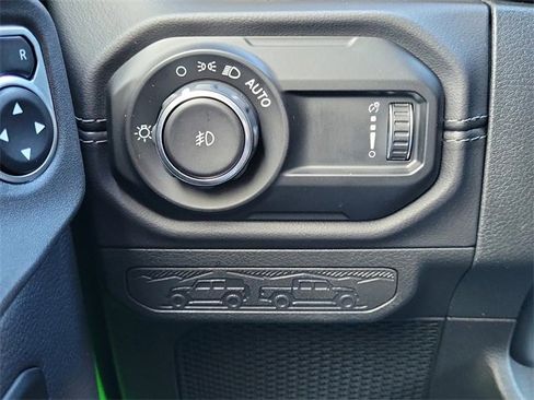 Used 2025 Jeep Wrangler Rubicon 392 image 34