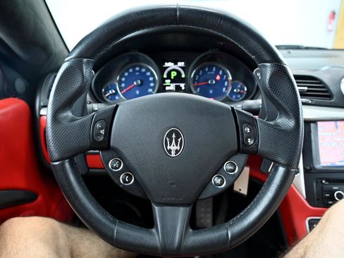 Used 2014 Maserati GranTurismo Sport image 25