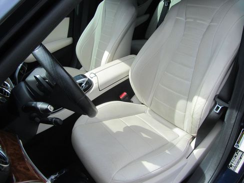 Used 2017 Mercedes-Benz E 300 image 19
