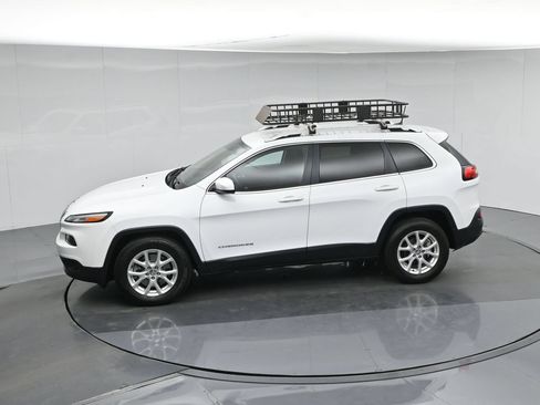 Used 2017 Jeep Cherokee Latitude FWD image 45