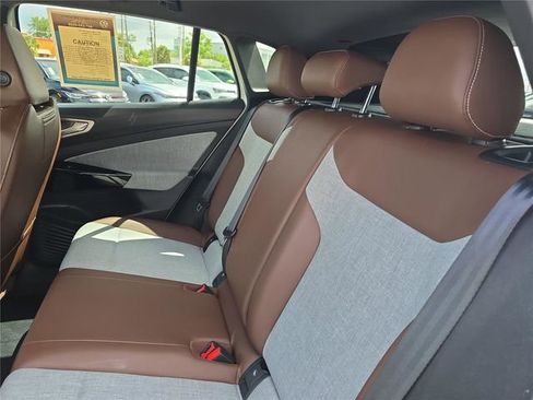 Certified 2023 Volkswagen ID.4 Pro RWD image 9