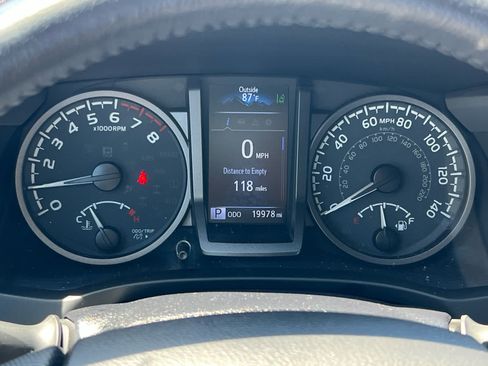 Certified 2023 Toyota Tacoma TRD Off-Road AWD/4WD image 25