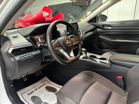 Used 2025 Nissan Altima 2.5 SV image 26