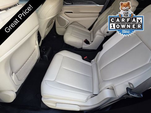 Used 2022 Jeep Grand Cherokee L Limited w/ MOPAR Finishing Package RWD image 9