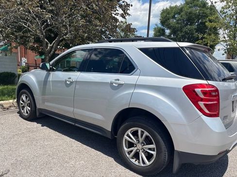 Used 2017 Chevrolet Equinox LT w/ Convenience Package FWD image 3