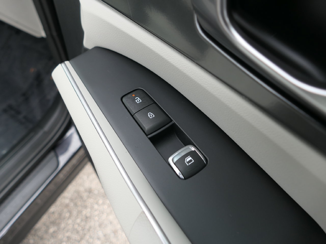 Certified 2026 Kia Sorento S FWD image 26