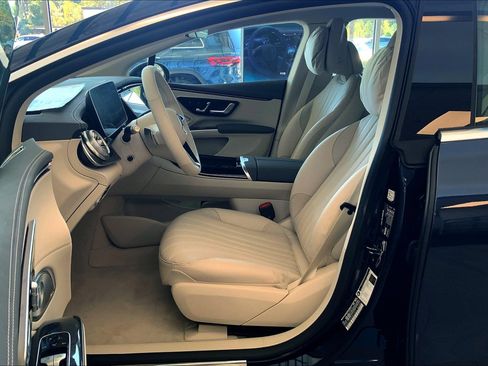 Used 2022 Mercedes-Benz EQS 450+ Sedan image 7