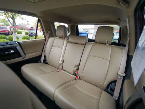 Used 2020 Toyota 4Runner SR5 image 33