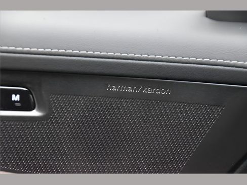 New 2026 Volvo XC90 B6 Plus w/ Protection Package Premier image 29