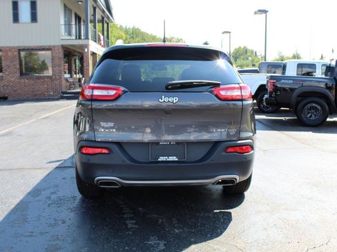 Used 2018 Jeep Cherokee Limited AWD/4WD image 6