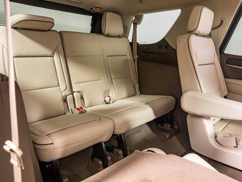 Used 2023 GMC Yukon Denali w/ Denali Reserve Package image 35