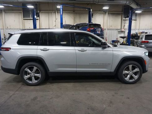 Used 2021 Jeep Grand Cherokee L Limited w/ Luxury Tech Group II image 26