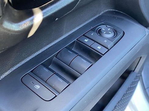 Used 2024 Toyota Tacoma SR5 image 19