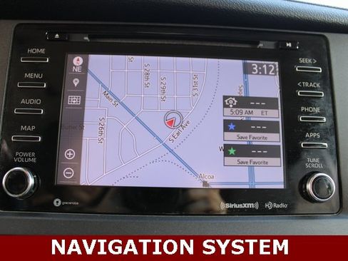 Used 2018 Toyota Sienna Limited image 17