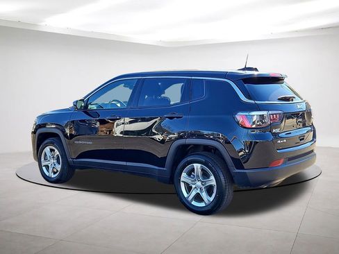 Used 2024 Jeep Compass Sport image 5