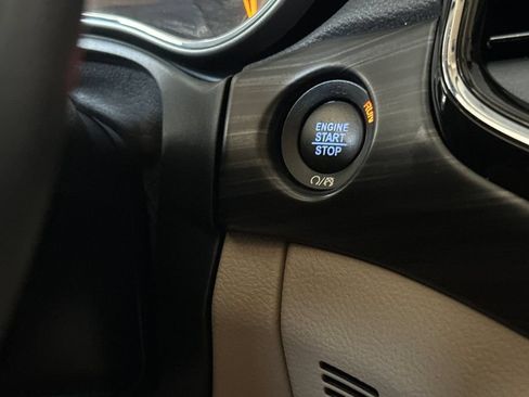 Used 2022 Jeep Grand Cherokee Laredo E RWD image 23