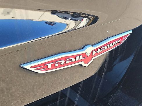 Used 2017 Jeep Grand Cherokee Trailhawk w/ Trailhawk Luxury Group image 14