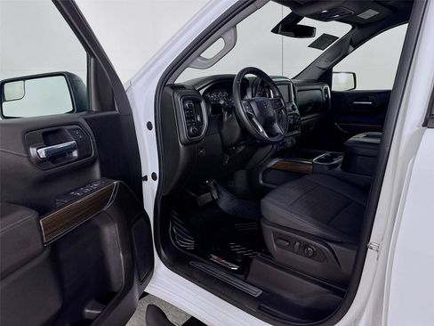Used 2021 Chevrolet Silverado 1500 LT Trail Boss w/ Bed Protection Package AWD/4WD image 3