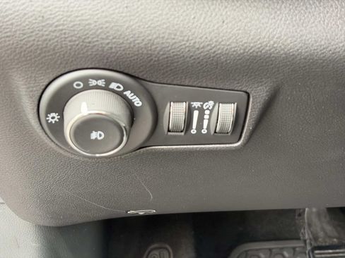Used 2024 Jeep Compass Trailhawk AWD/4WD image 18