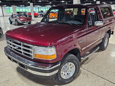 Used 1996 Ford Bronco XLT image 2
