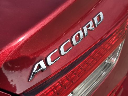 Used 2018 Honda Accord LX image 10