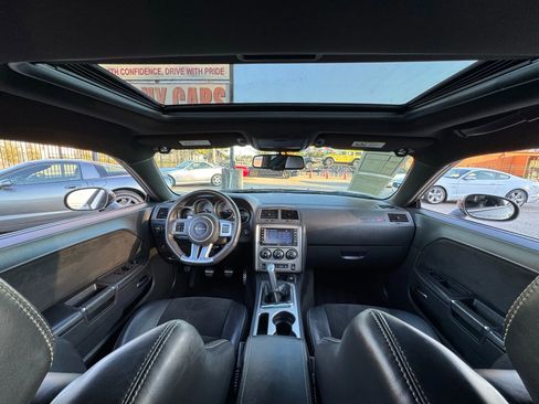 Used 2014 Dodge Challenger SRT8 w/ Harman/Kardon Audio Group image 31