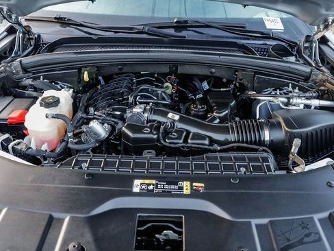 Certified 2024 Jeep Grand Cherokee L Laredo image 32