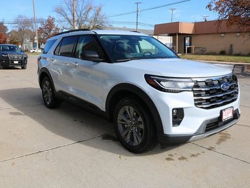 New 2026 Ford Explorer Active w/ Active Comfort Package image 8