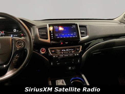 Used 2016 Honda Pilot Touring image 9