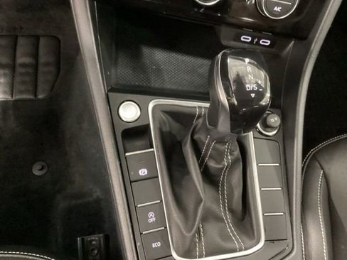 Used 2023 Volkswagen Jetta SE w/ Panoramic Sunroof Package FWD image 17
