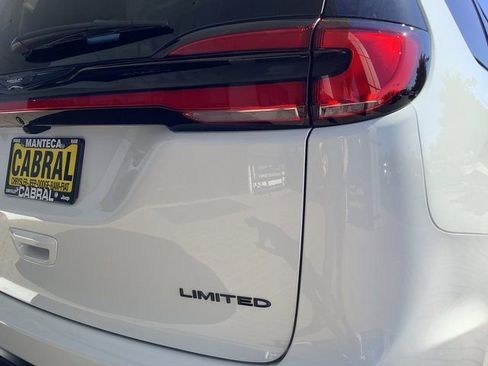New 2026 Chrysler Pacifica Limited w/ S Appearance Package image 41