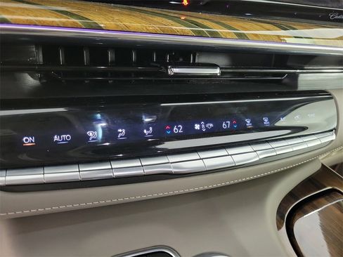 Used 2021 Cadillac Escalade ESV Premium Luxury Platinum image 29