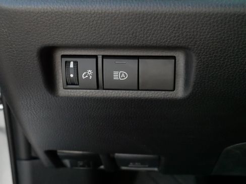 Used 2025 Toyota RAV4 XLE AWD/4WD image 27