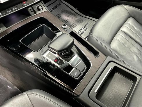 Used 2022 Audi Q5 2.0T Premium w/ Convenience Package image 17