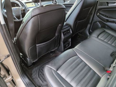 Used 2020 Ford Edge SEL w/ Cold Weather Package image 25