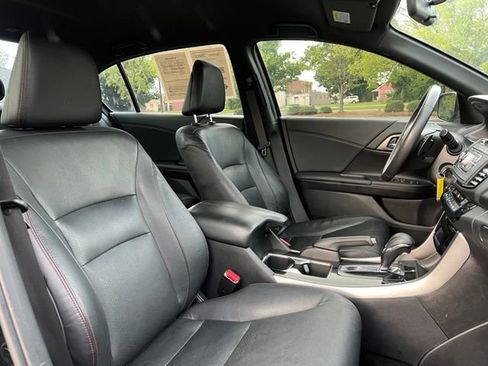 Used 2017 Honda Accord Sport Special Edition image 23