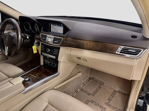 Used 2016 Mercedes-Benz E 350 4MATIC Sedan image 35