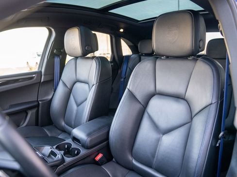Used 2024 Porsche Macan image 5