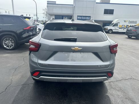 Used 2024 Chevrolet Trax LT w/ Driver Confidence Package image 9
