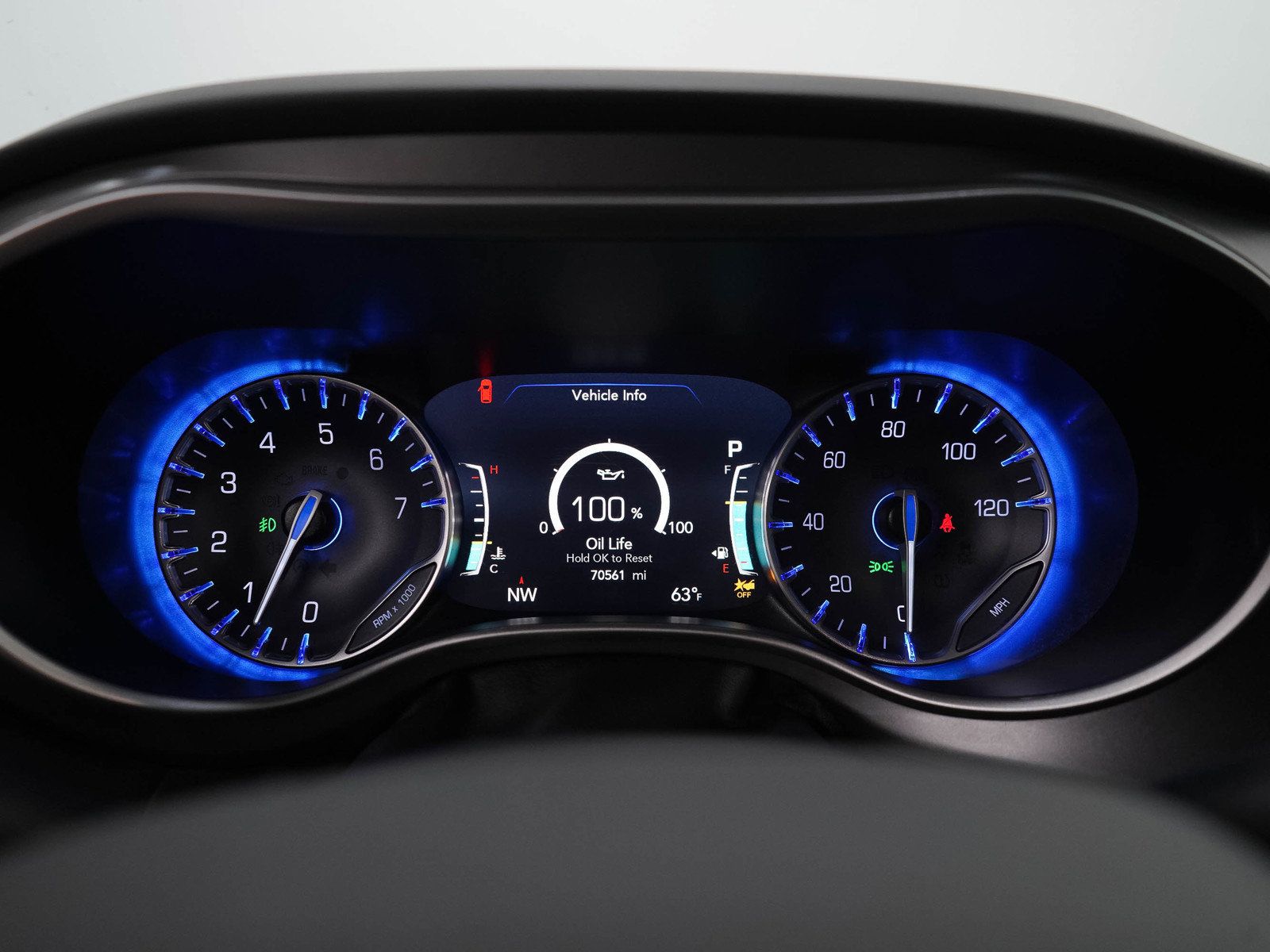 Used 2023 Chrysler Pacifica Touring-L FWD image 32