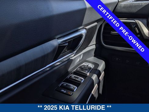 Used 2025 Kia Telluride EX image 25