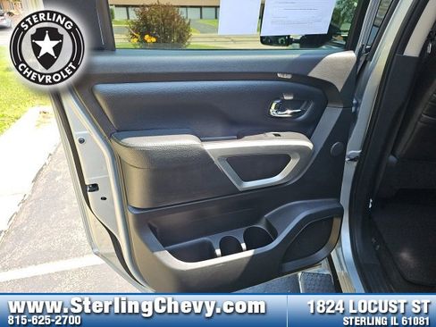 Used 2017 Nissan Titan SL w/ SL Towing Convenience Package image 25