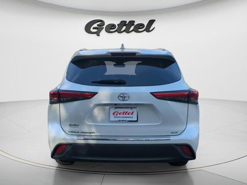 Used 2020 Toyota Highlander XLE image 4