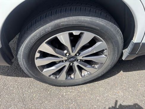 Used 2018 Subaru Outback 2.5i Touring w/ Popular Package #3 AWD/4WD image 11