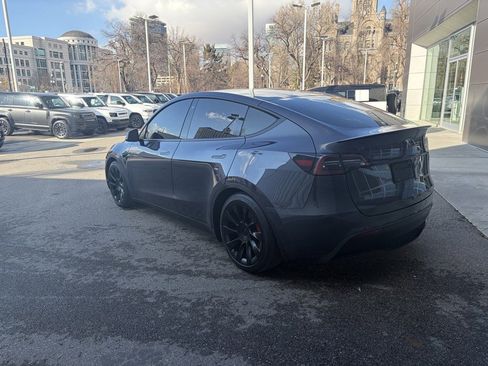Used 2022 Tesla Model Y Performance image 2