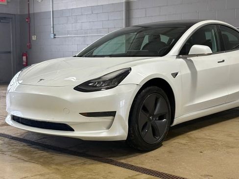 Used 2020 Tesla Model 3 Standard Range Plus image 3