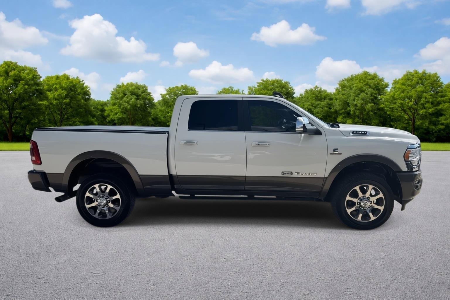 Used 2022 RAM 2500 Limited AWD/4WD image 2
