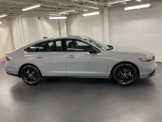 Used 2025 Honda Accord SE image 6